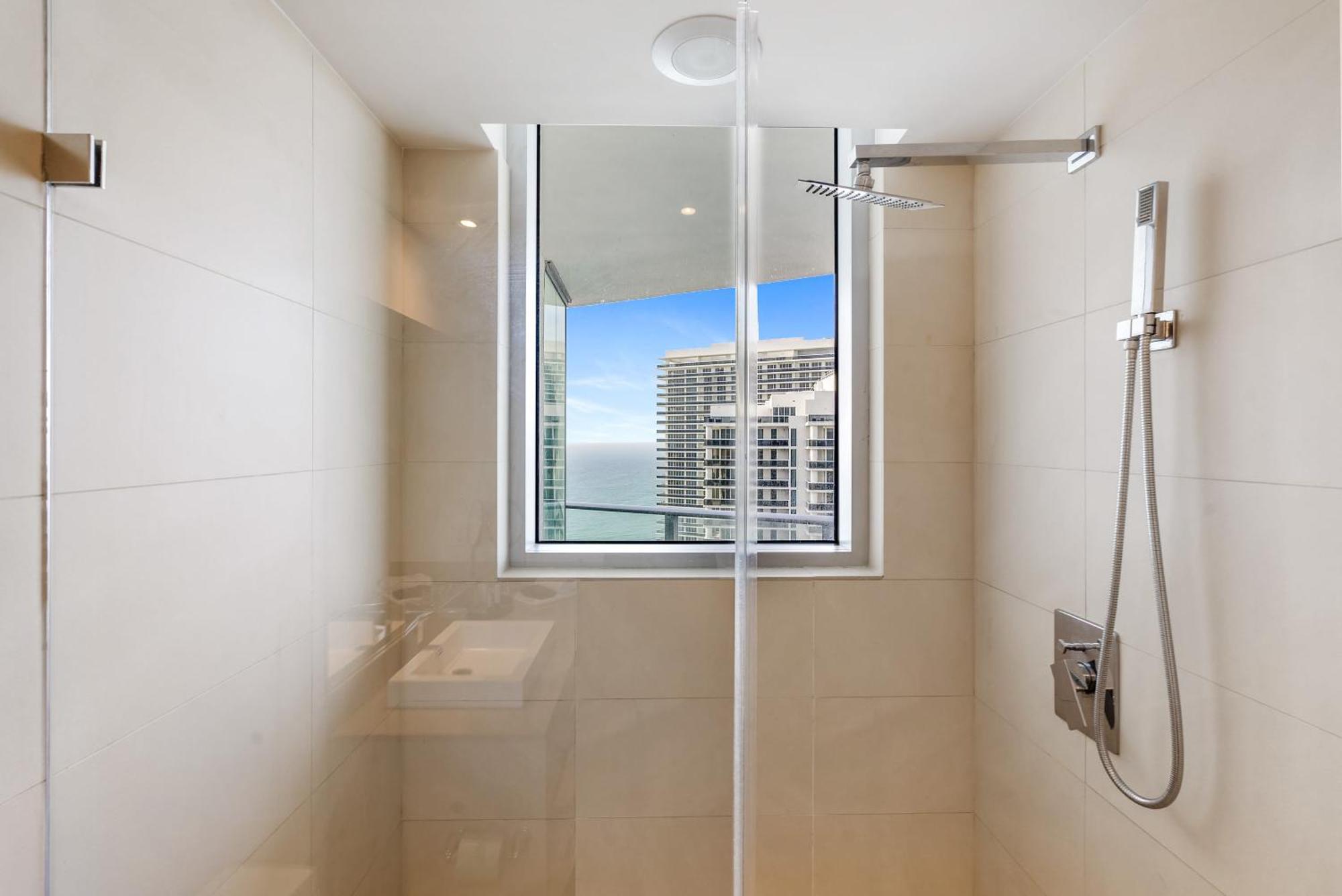 High Floor Corner 2 Bdr At Lyfe Resort Hollywood Exterior photo