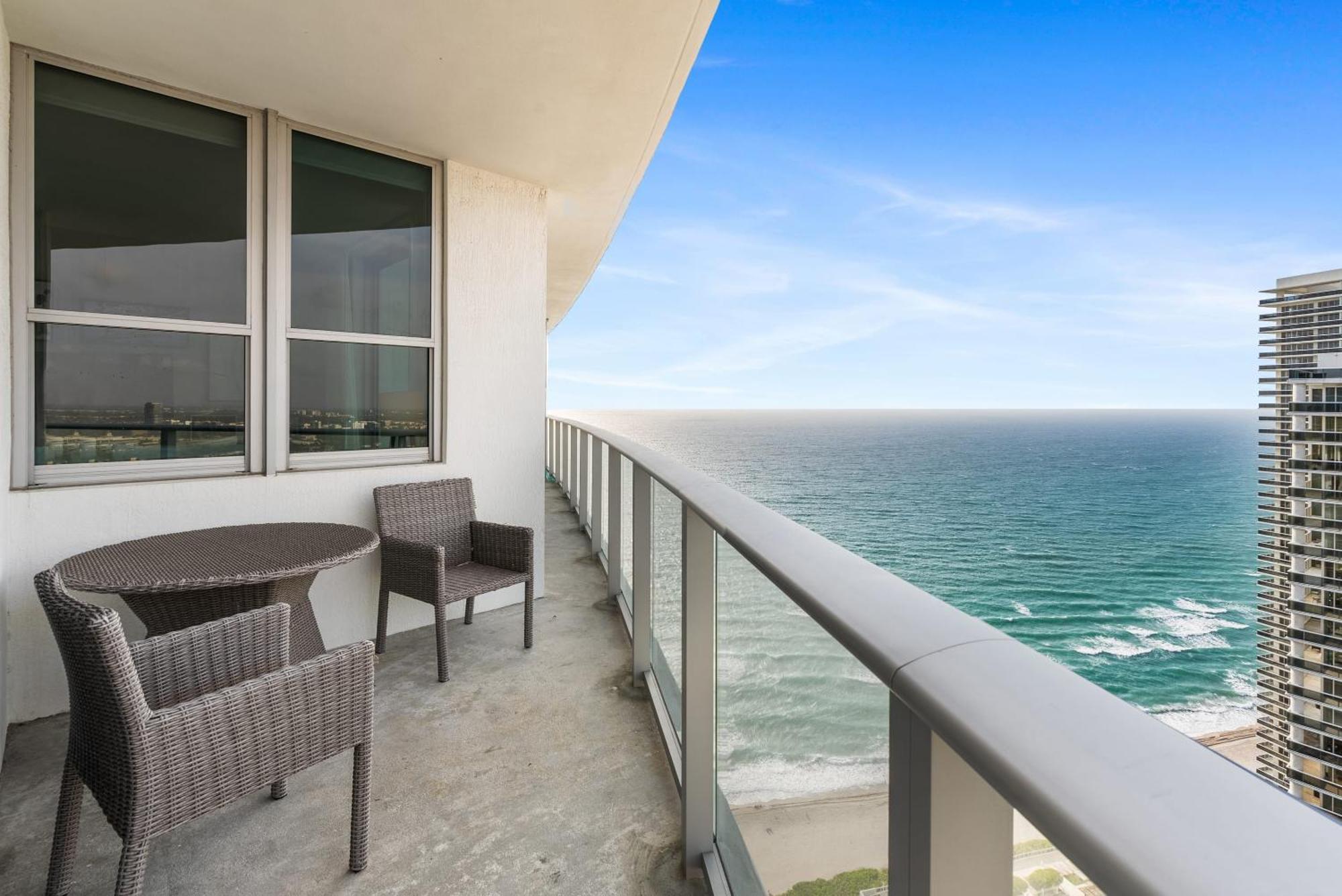 High Floor Corner 2 Bdr At Lyfe Resort Hollywood Exterior photo